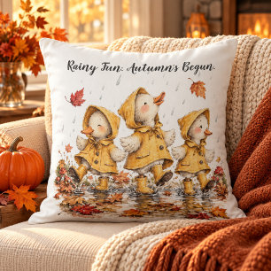 Coussin Canetons ludiques d'automne éclaboussant dans la p