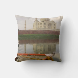Coussin Canot dans l'eau avec le Taj Mahal, Agra, Inde