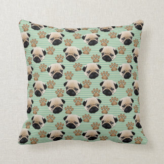 Coussin Carlins et pattes sur des bandes vertes