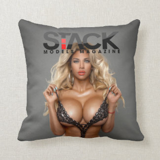 Coussin Carreau de Gizel par Stack Models Inc.