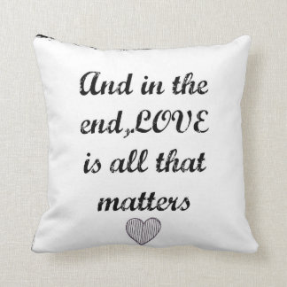 Coussin Carreau préétabli noir et blanc d'amour