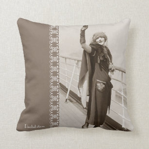 Coussin Carreau vintage "de voyage de fève"