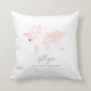 Coussin Carte du monde rose pâle mariage ou cadeau d'anniv