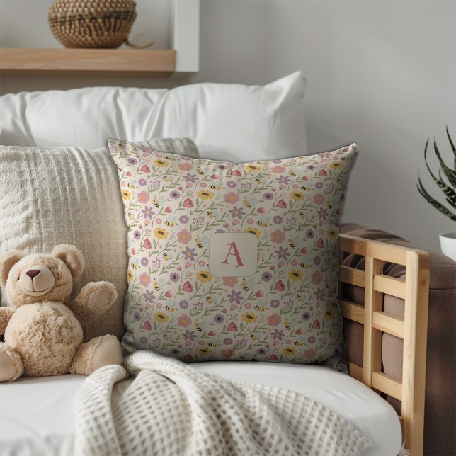 Coussin Cartoon bee flower yellow lavender pattern initial (Créateur téléchargé)