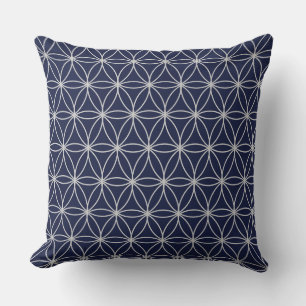 Coussin Cercles de fleurs argentées