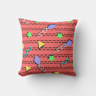 Coussin cerfs-volants, étoiles, triangles et lignes courbe