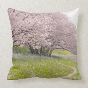 Coussin Cerisiers de floraison de Yoshino dans un domaine