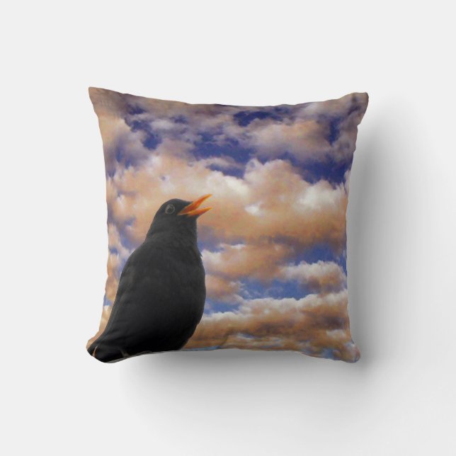 Coussin Chanter Blackbird &Fluffy Clouds par Alexandra Coo (Recto)