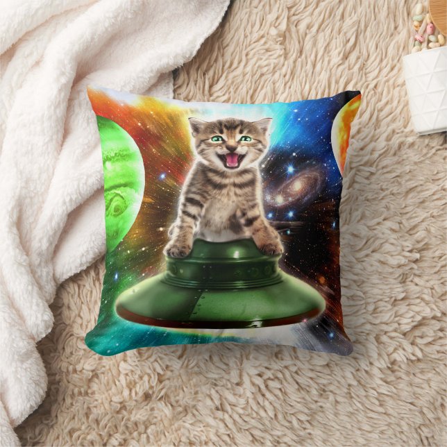 Coussin Chat Alien dans la soucoupe de l'ufo (Couverture)