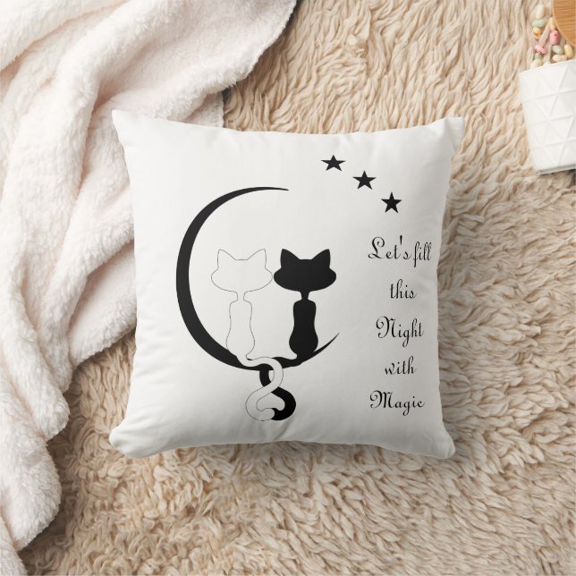 Coussin Chats noirs et blancs sur la lune avec étoiles Mag (Couverture)