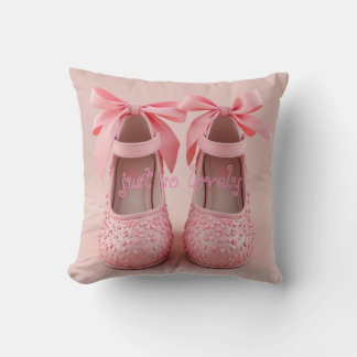 Coussin chaussures roses