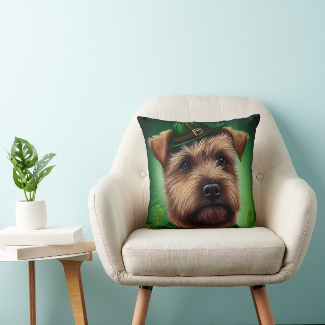 Coussin Chesapeake Bay Terrier en tenue de jour St. Patric (Chaise)