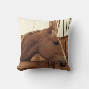 Coussin Cheval de châtaignes avec lame en décrochage
