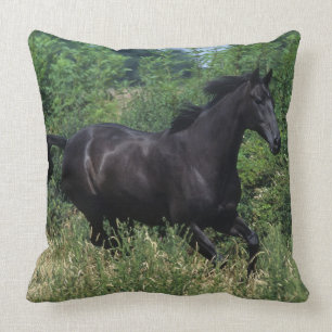 Coussin Cheval de pur sang fonctionnant dans l'herbe