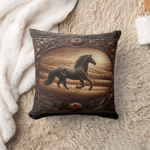 Coussin Cheval galopant dans le paysage de terrain couché 