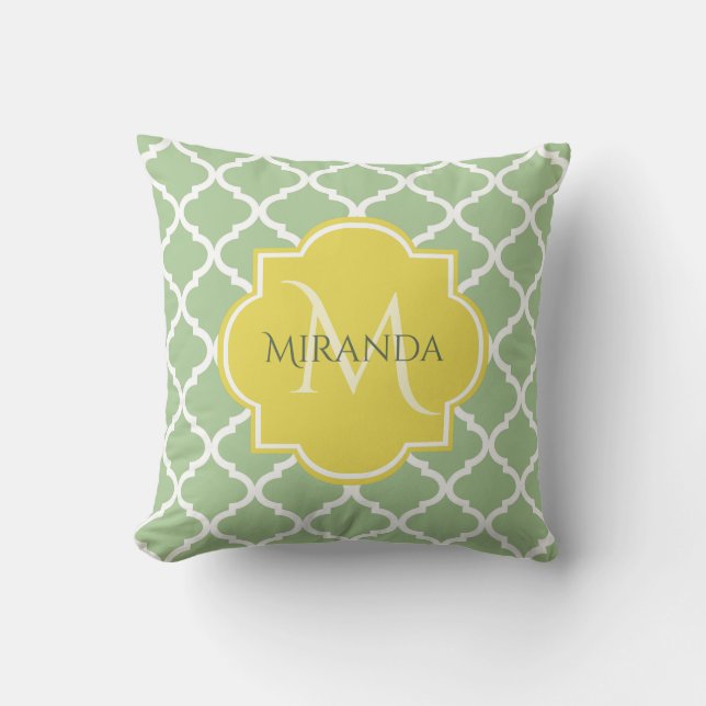 Coussin Chic Pastel Green Quatrefoil Jaune Nom Monogramme (Recto)