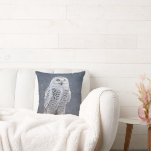 Coussin Chouette neigeuse dans les flocons de neige
