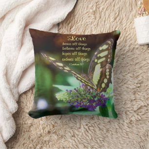 Coussin Citation d'amour Corinthiens 13:7 Papillon 
