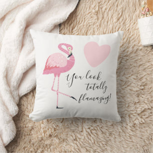 Coussin Citation de flamant rose mignonne totalement flamb
