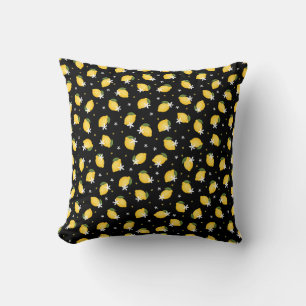 Coussin Citron d'agrumes de fruits sur arrière - plan noir