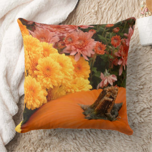 Coussin Citrouille Avec Filles Jaunes Et Coraux