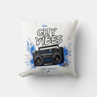 Coussin City Vibes Rock the Street – Retro Boombox