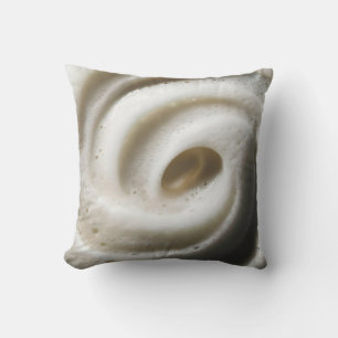 Coussin Close-Up of Creamy White Foam with Swirling Textur