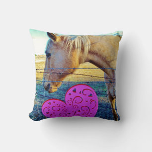 Coussin Cœur rose et cheval crème