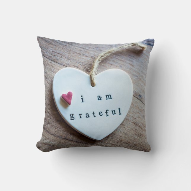 Coussin Coeurs Blanc Et Rouge Sur Le Bois (Recto)