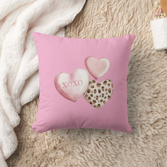 Coussin Coeurs Empreintes de léopard XOXO Rose (Couverture)