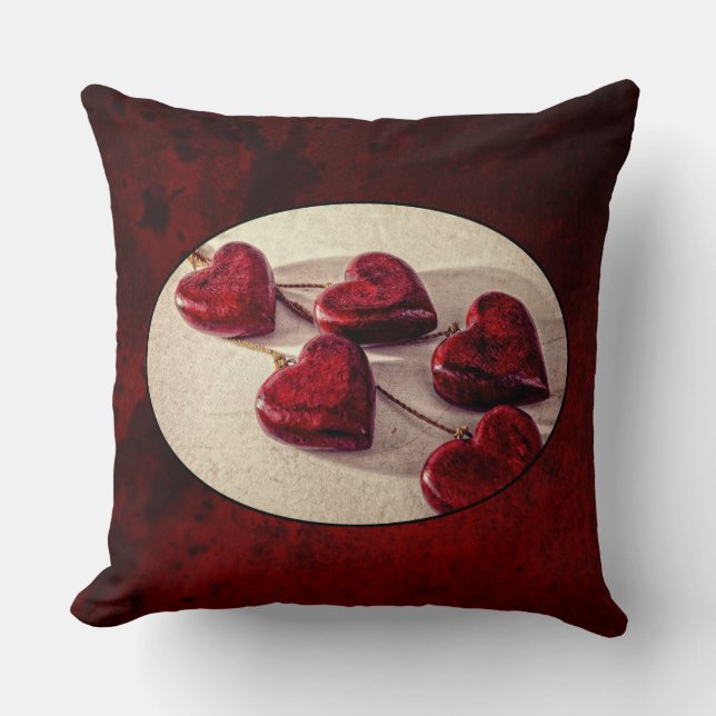 Coussin Coeurs rouges en bois liés ensemble sur une chaîne (Recto)