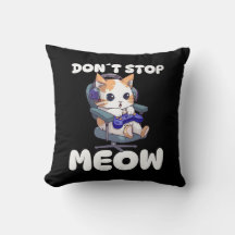 Cojín para amantes de los videojuegos y los gatos.
