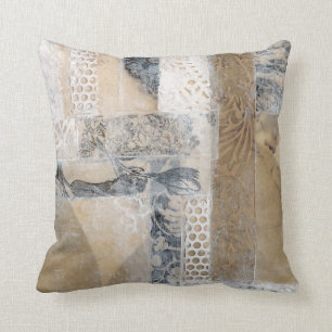 Coussin Collage de dentelle I