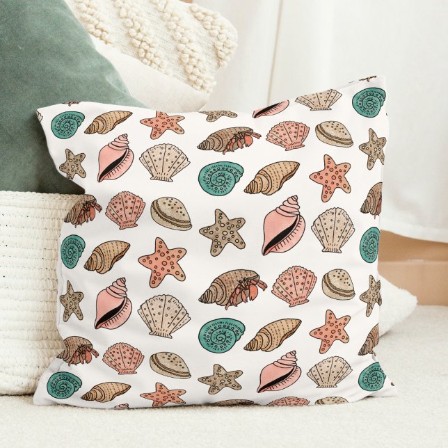 Coussin Coquillages et Hermite Crab Cute Beach (Cute Seashell Coastal Kids Throw Pillow)