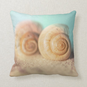 Coussin Coquilles de Nautilus sur la plage