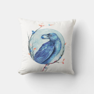 Coussin Corbeau avec une baie dans son aquarelle de bec