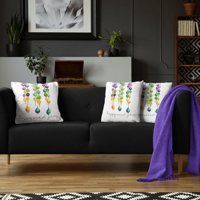 Coussin Cordes de perles Mardi Gras en Aquarelle (Mardi Gras beads and Happy Mardi Gras typography on festive throw pillows for Shrove Tuesday. )