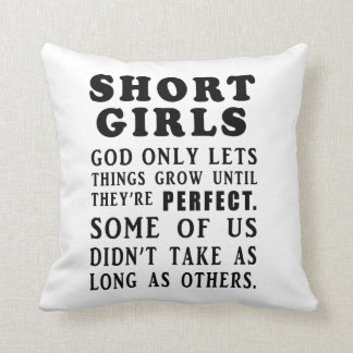 Coussin court de filles