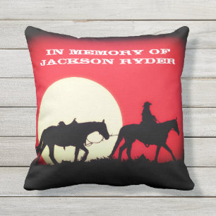 Coussin Cowboy menant un mémorial Riderless de cheval