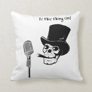 Coussin Crâne dans le casquette supérieur avec le