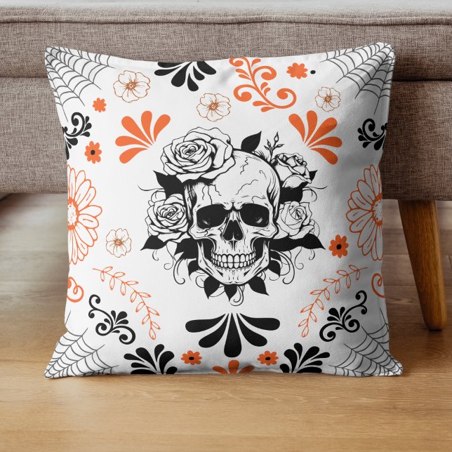 Coussin Crâne gothique et Jeu floral d'Halloween Rose (Créateur téléchargé)