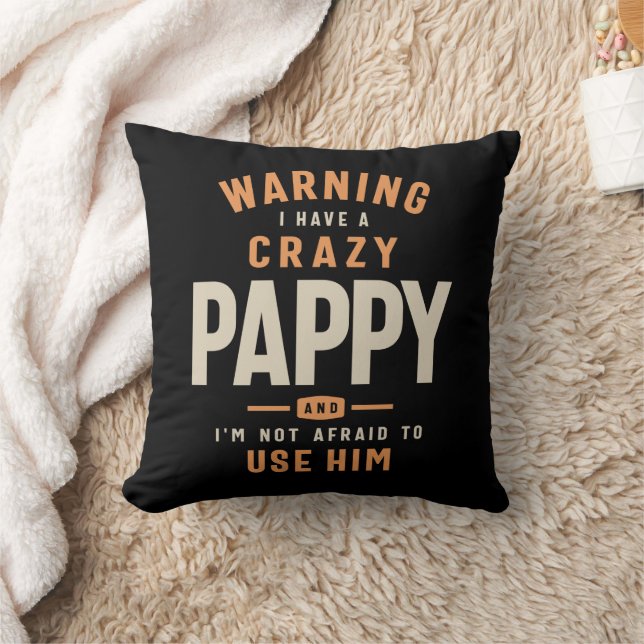 Coussin Crazy Pappy : Libérez la force sans peur (Couverture)