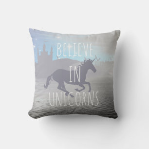 Coussin Croire aux licornes Art fantaisiste