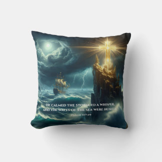 Coussin Croix d'or qui guide un navire sur une mer orageus