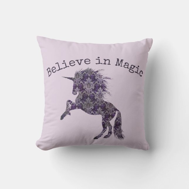 Coussin Croyez en la magie de l'oreiller à lancer Unicorn (Recto)