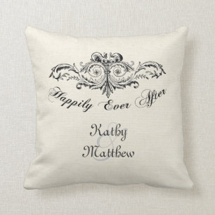 Coussin Cru heureusement pour toujours personnalisé