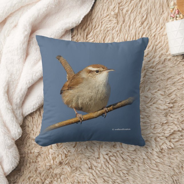 Coussin Curious Bewick's Wren Songbird sur Branche (Couverture)