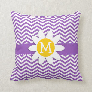 Coussin Cute Daisy sur Deep Lilac Chevron