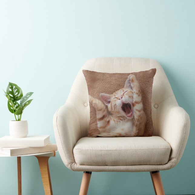 Coussin Cutest Baby Animals | Ginger Kitten Yawning (Chaise)