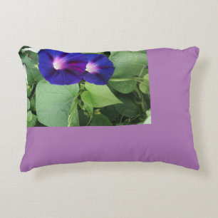 Coussin d'accent à fleurs violettes